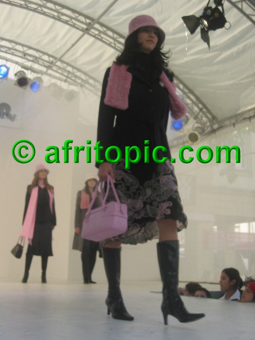 ../Images/Krefeld-Strssenmodenschau-2005 309.jpg